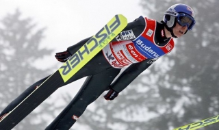 Поляк спечели второ злато в ски скока