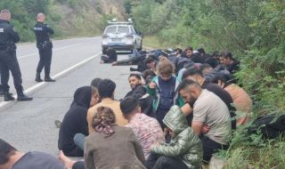 Задържаха 75 нелегални мигранти на АМ "Тракия"