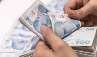 Минималната заплата на държавните служители в Турция става 22 хиляди лири
