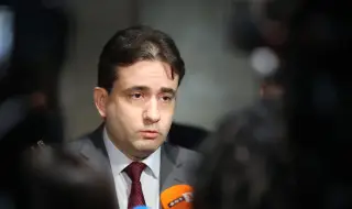 Божидар Божанов: Ние ще борим модела "Борисов-Пеевски", но от останалите виждаме клишета и снимки по бански