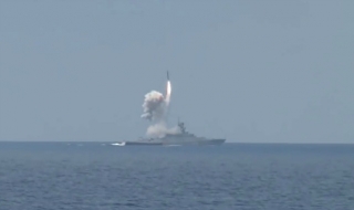 Русия показа как изстрелва ракети „Калибър“ към терористите