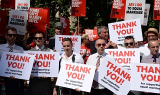 Лондон подкрепи еднополовите бракове