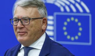 Пристига еврокомисарят Никола Шмит