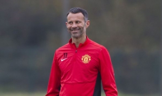 Бербатов води Райън Гигс в България