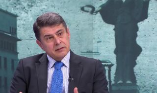 Димо Гяуров: Борисов постави каруцата пред коня