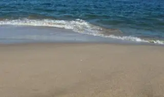 Морето изхвърли труп на гола жена в Поморие