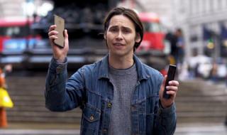 Унищожаване на iPhone X и Galaxy Note 8