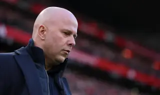 Арне Слот с отговор към Стивън Джерард