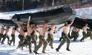 Ето така тренират американските и южнокорейски пехотинци (СНИМКИ)