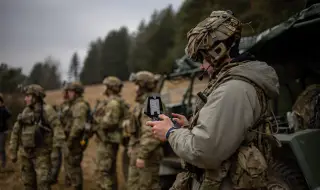 Гърция въвежда мащабни стимули, за да привлече повече млади хора в армията