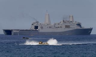 Американски боен кораб вдигна Китай по тревога