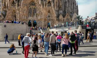 "Чужденците са нашето решение": различният подход на Испания