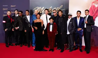 Семейството на Майкъл Джексън се събра за премиерата на "Майкъл", но без сестрите и дъщеря му