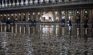 Вода заля Венеция (СНИМКИ)