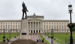 "Шин Фейн" спечели историческа победа на парламентарните избори в Северна Ирландия