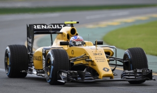 Renault все още търсят нов пилот за 2017-а