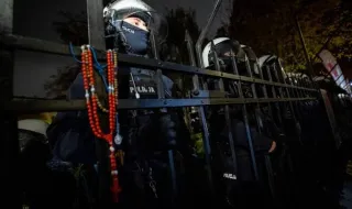 Политическа криза в Полша: Полиция охранява Конституционния съд