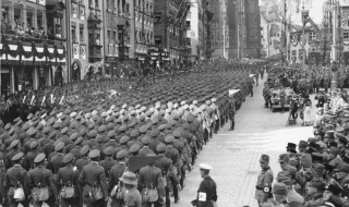 В името на народите: Нюрнберг и престъпленията на века