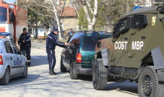 Задържаха майката на убиеца от Лясковец