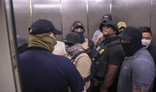 "Най-ужасяващите кадри": бруталният подход на ICE в САЩ