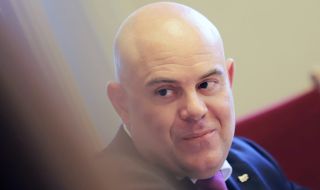 Очаква се химическият анализ на взривното вещество от опита за атентат срещу Гешев