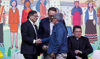 Исторически мир! В Колумбия влезе в сила споразумение между властите и последната бунтовническа групировка
