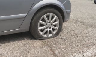 Неприятност за шофьори в Ямбол: Десетки коли осъмнаха с нарязани гуми 