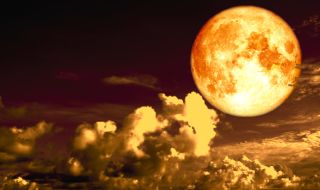 "Червеева Луна" огря нощното небе над Рим (ВИДЕО)
