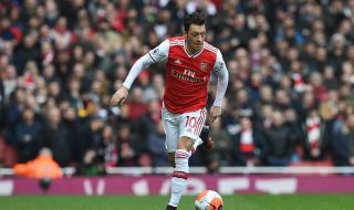 Месут Йозил отрязал тим от Саудитска Арабия