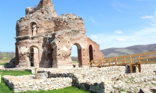 Откриха реставрираната базилика ''Червената църква''