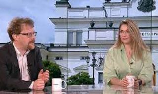  Алексей Пампоров: Няма война, гледаме театър