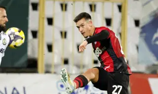 Бранител на Левски гледа към Добрич