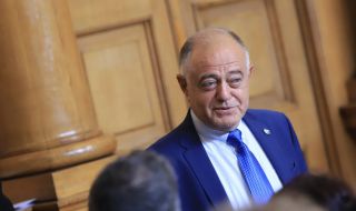"Демократична България" иска парламентът да заседава извънредно утре