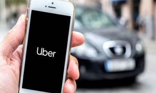 Uber беше обвинен в надуване на цените при повикване от изтощен телефон