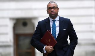 Великобритания с нови санкции срещу Русия