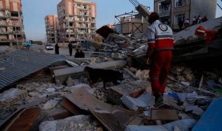 Поне три жертви при земетръс в Иран