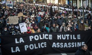 Десетки хиляди излязоха на протест срещу полицейското насилие в няколко френски града