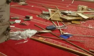 Психично болен потроши джамията в София (СНИМКИ)