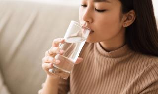 Чуден японски метод за отслабване с чаша вода