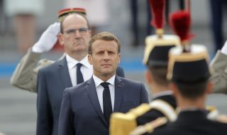 Военни предупредиха Макрон: Оцеляването на Франция е заложено на карта