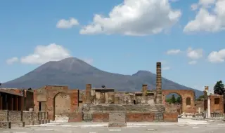 Откриха обидни графити в унищожения от лавата на Везувий древен Помпей