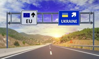 Украинците вече ще пътуват без визи в ЕС