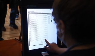 Машинно гласуване само в Атина