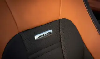 Собственици на Mercedes се оплакват от изгаряния заради емблеми