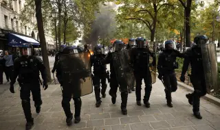 Изненадващо понижиха кредитния рейтинг на Франция