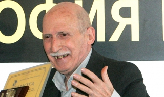 Почина писателят Атанас Наковски