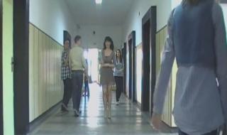 Изключват от училище за компромати във Facebook