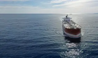 Товарен кораб е потънал край остров Лесбос, 12 души са в неизвестност