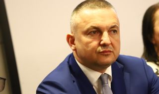 Следователи разпитаха Иван Портних в качеството му на обвиняем по дело за замърсяване на Варненското езеро