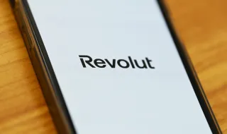 Хакери откраднаха личните данни на клиенти на Revolut, представяйки се за италианската полиция